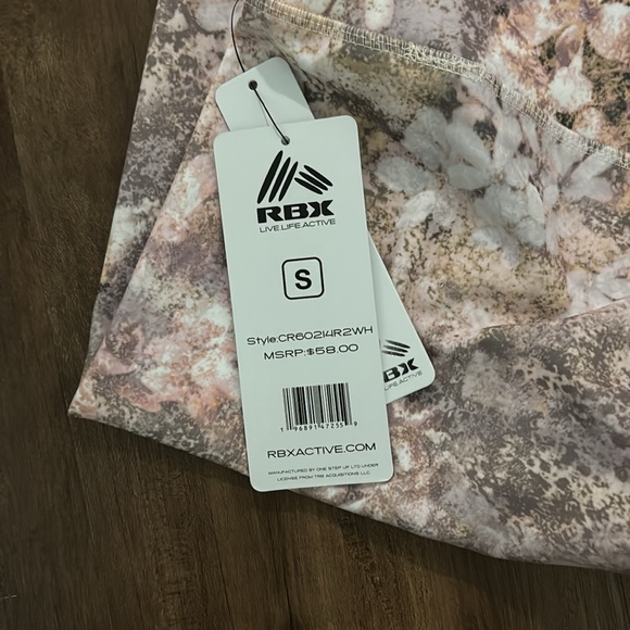 Women’s Reebok, peached tech, flex, yoga pants - Picture 4 of 5